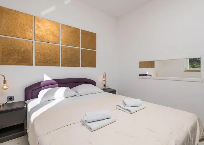 6 Bedroom Amazing In Ičići