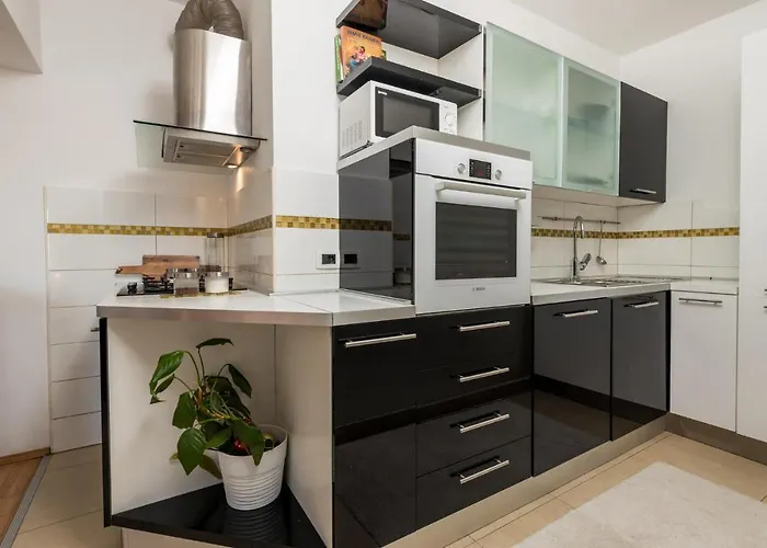 6 Bedroom Amazing In Ičići