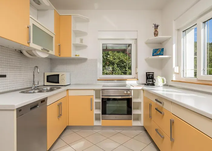 6 Bedroom Amazing In Ičići