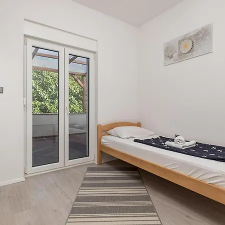 6 Bedroom Amazing In Casa de Férias *