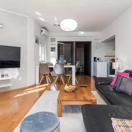 6 Bedroom Amazing In Casa de Férias *