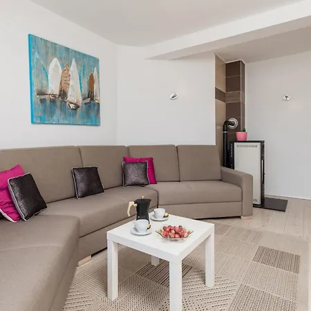 Casa de Férias 6 Bedroom Amazing In *