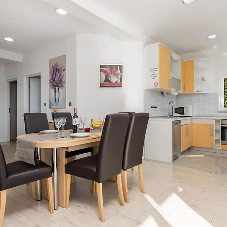 6 Bedroom Amazing In *