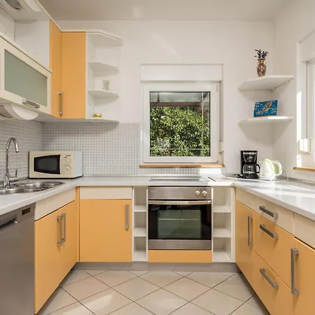 6 Bedroom Amazing In Ičići