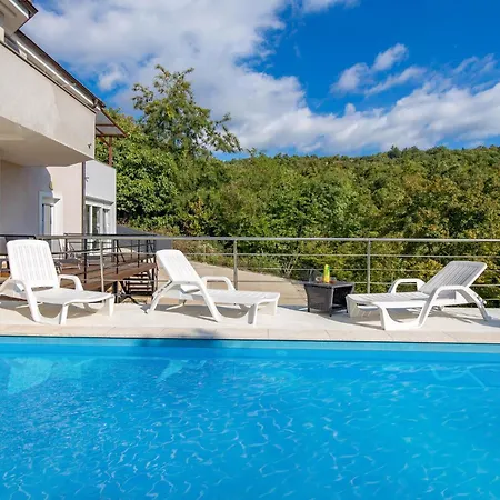 Casa de Férias 6 Bedroom Amazing In Ičići