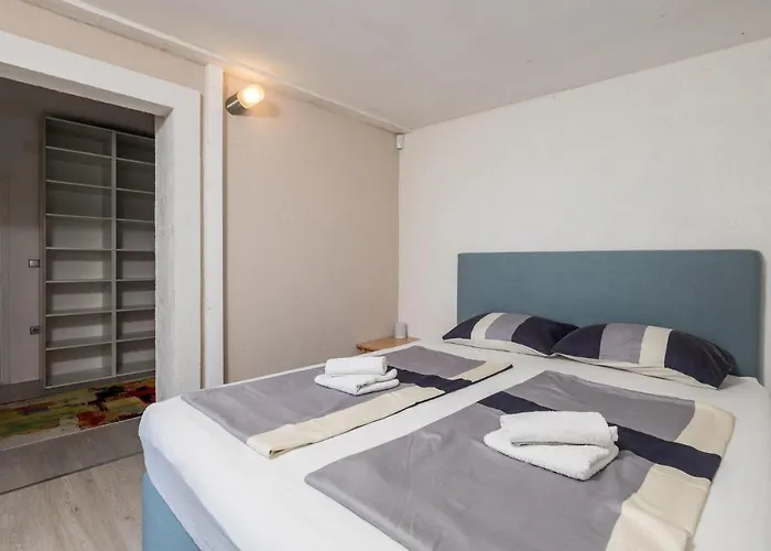 6 Bedroom Amazing In Feriehus