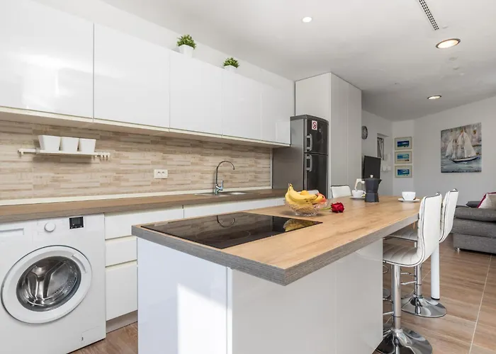 6 Bedroom Amazing In Ičići