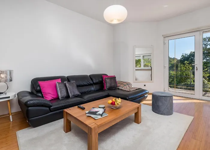 6 Bedroom Amazing In *
